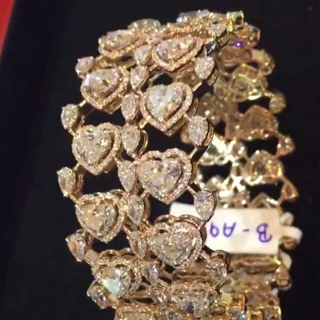 Instagram video by Promotion of jewellery brands • Apr 25, 2016 at 8:10am UTC
