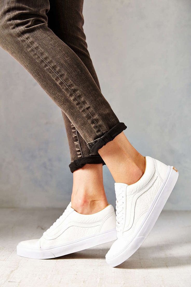 Vans Premium Leather Old Skool Women's Low-Top Sneaker...