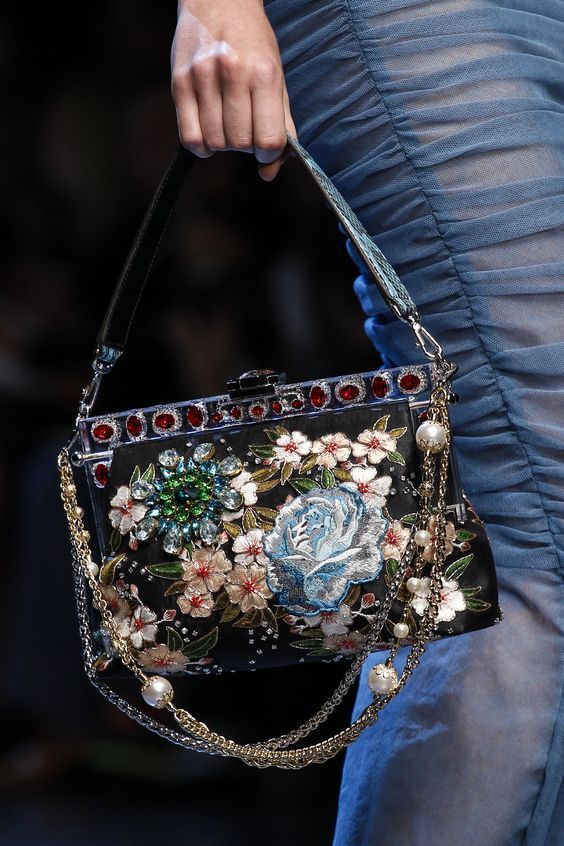 Dolce & Gabbana Fashion Show Details...