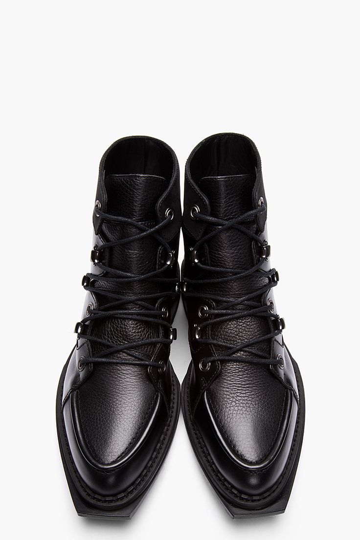 MCQ ALEXANDER MCQUEEN // Black Leather Lace-up