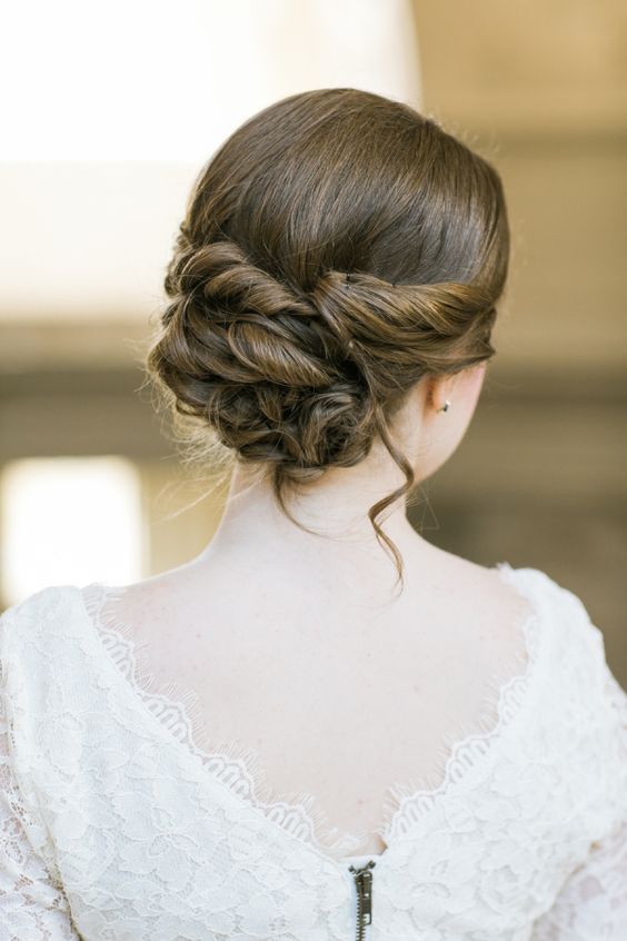Wedding Hairstyle Inspiration - Photo: Jasmine Lee Photography