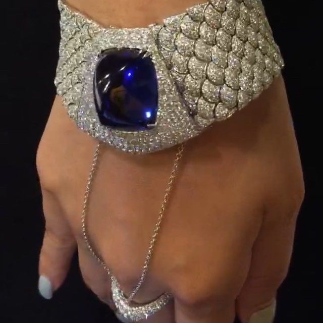 Instagram video by Karen Suen Fine Jewellery • Jun 10, 2016 at 8:20pm UTC