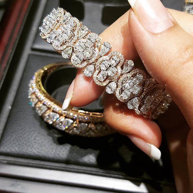 Monday Morning Blues Vanished after setting eyes on this Stunner! #diamonds #pea...