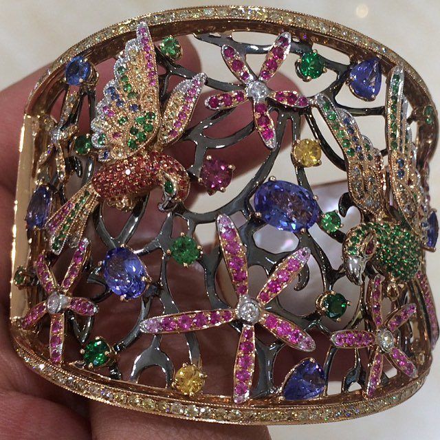 Repost from @rcumbriaa.palmaresjewellery #jewelry #jewels #luxuryjewelry #fashio...