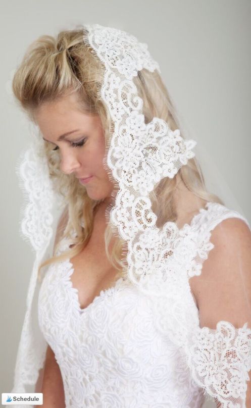 Gorgeous bridal veils from Blanca Veils
