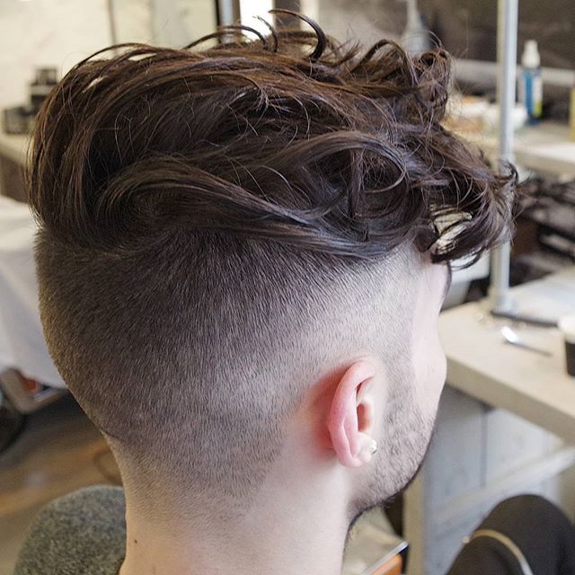 Men's World Herenkappers⚪ on Instagram: “#Undercut  #Menshair   #hairmenstyle #thebarberpost #barbersinctv #barbershopconnect #britishmasterbarbers #zaramen #fashiorismo…”