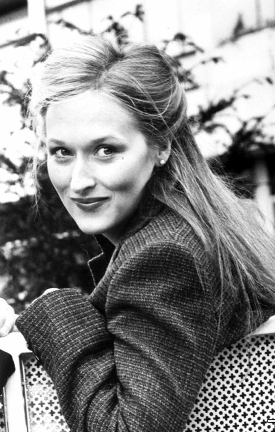 A young Meryl Streep. Long straight hair. Fashion inspiration. The most Stylish ...