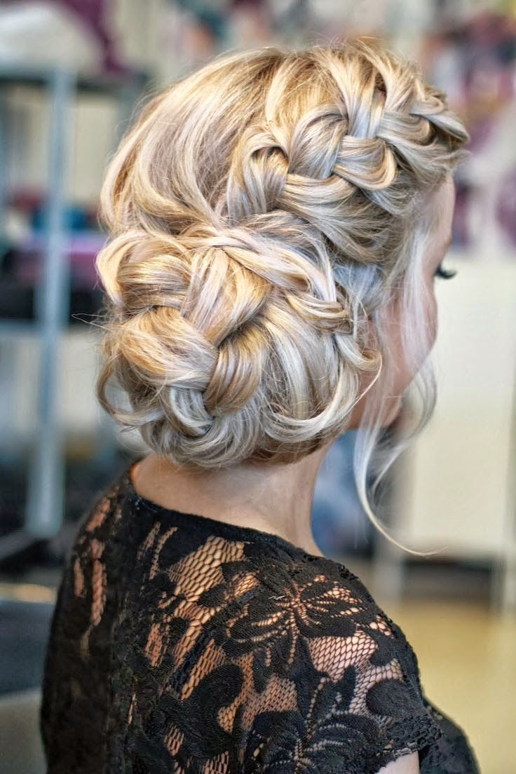 Glamorous Wedding Updo With Flower. Night updo. Hairstyle to copy. Difficulty: H...