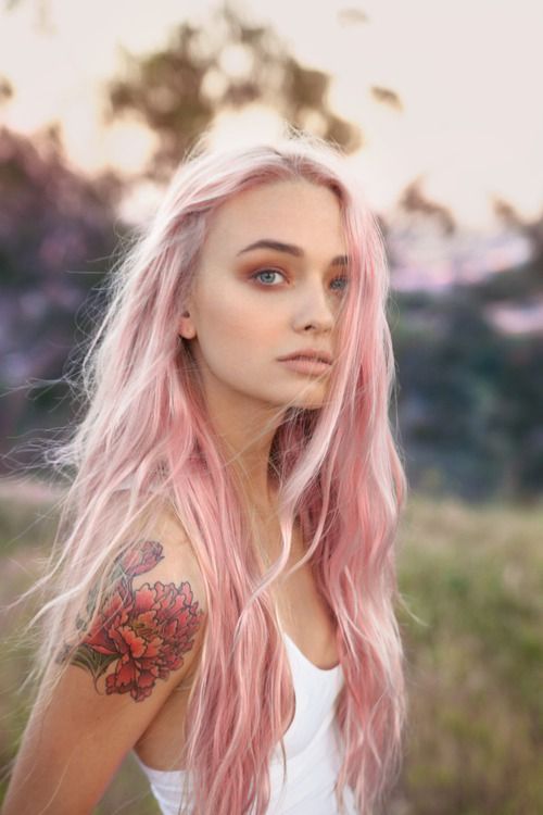 I want pink hair so much. Hairstyle for tumblr girls.