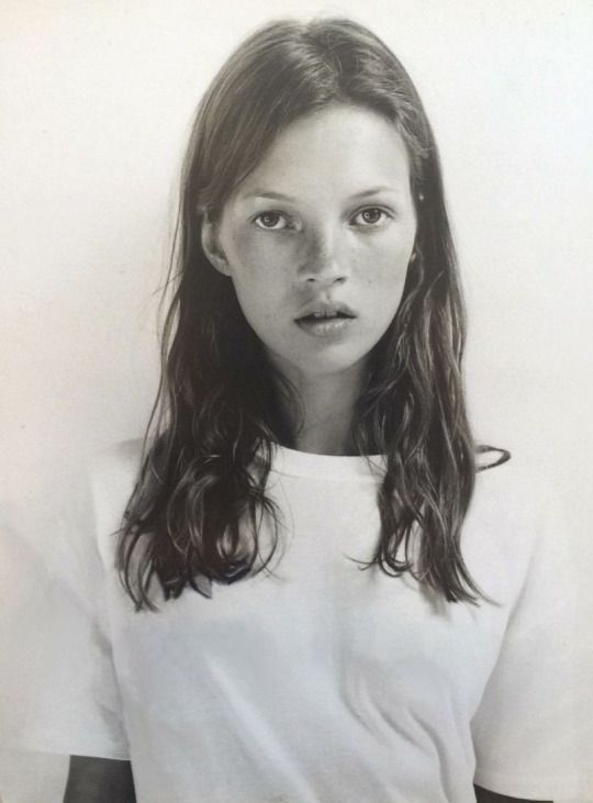 Kate Moss style simple inspiration. Her hair was shoulder length hair and she ha...