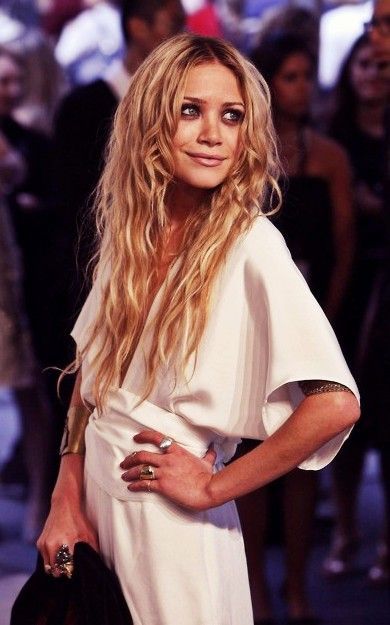 Olsen Twin hair. Long hair with waves. Natural style. Inspiration. Fashion.
