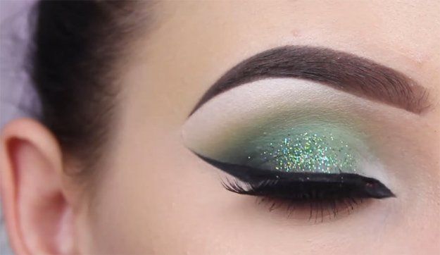 Simple St. Patrick's Day-Inspired Look | 16 Wearable St. Patrick's Day M...