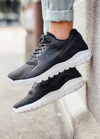 Nike Koth Ultra Low: Black...
