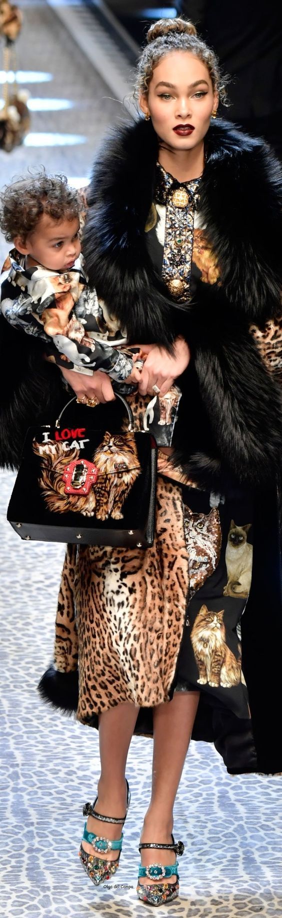 Dolce & Gabbana Fall 2017 Fashion Luxury Details...