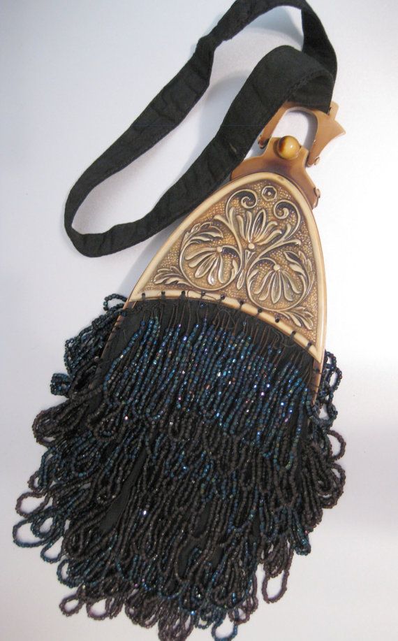 Vintage Art Nouveau Beaded Wristlet Handbag with Decorative Floral Plastic Clasp