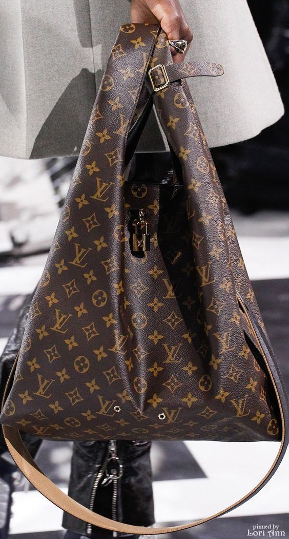 Louis Vuitton handbags Collection & More details...