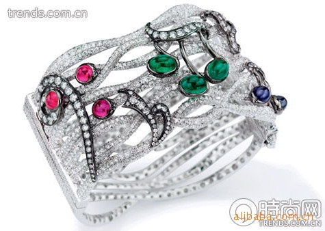 Anna Hu Jewelry
