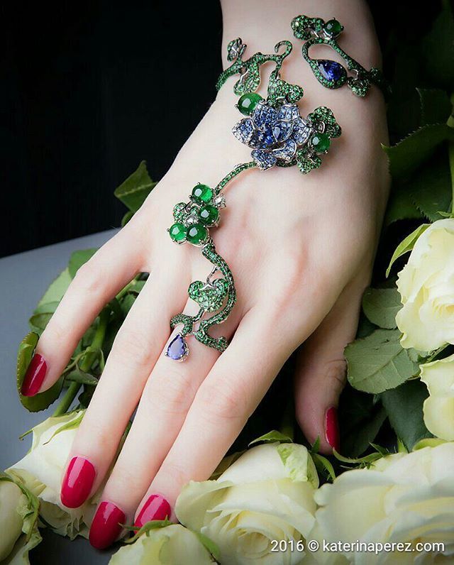 Absolutely stunning #floral #bracelet by #WendyYue @wendyyuejewellery available ...