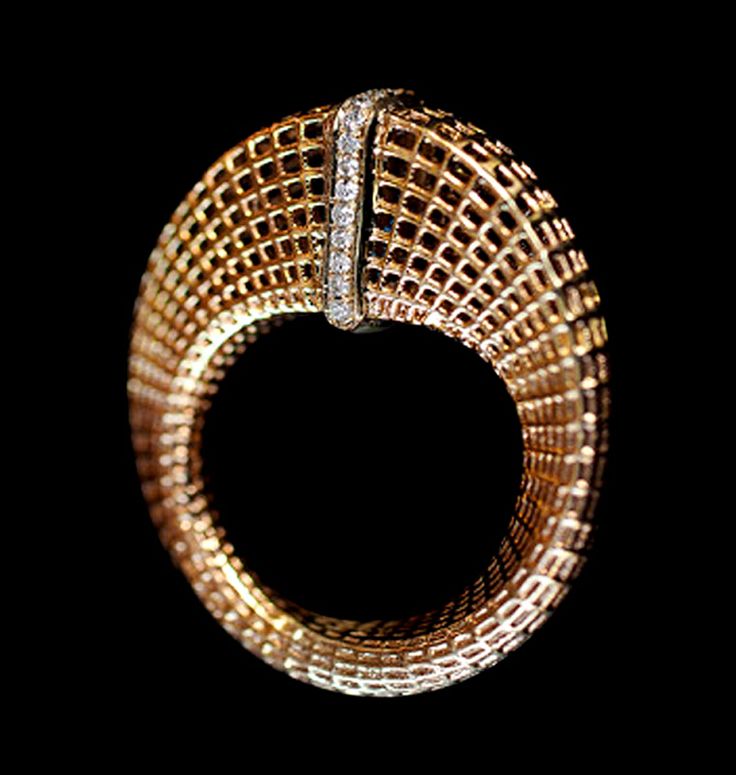 Hella Ganor - High Slice Mobius Ring with Diamonds...