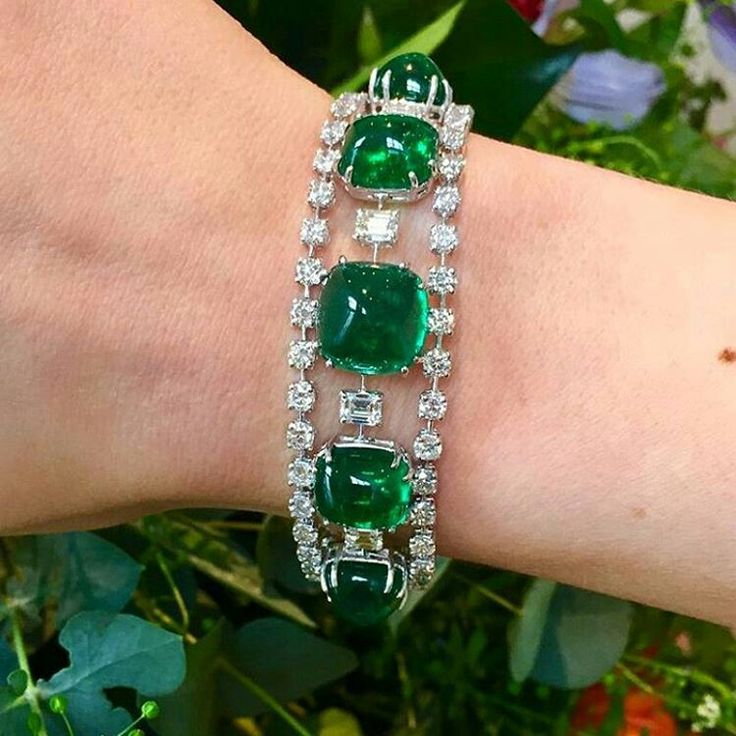 @treasuregarland. Fabulous emerald and diamond bracelet, at Sotheby's!!