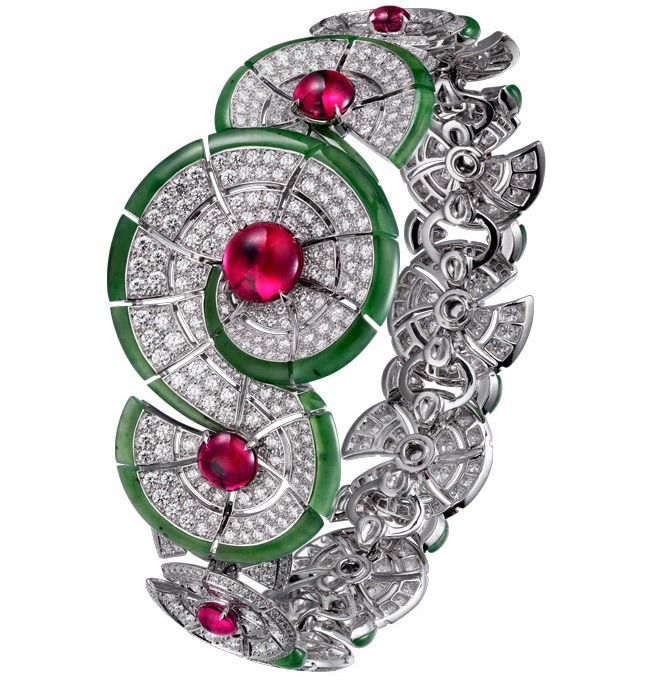 VOGUE Cartier Royal beauty bling jewelry fashion...