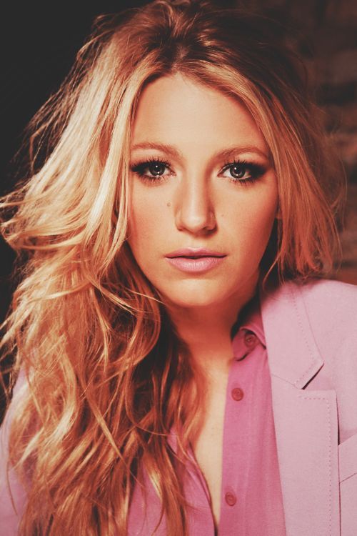 "S" Blake Lively is beautiful...