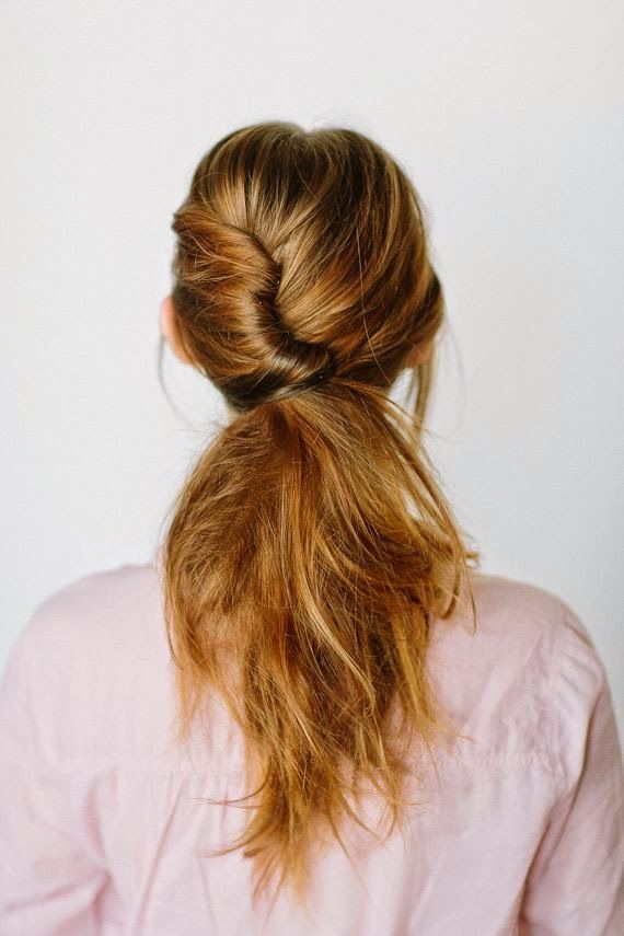 twist ponytail for office. Innovate. Hairdo. Easy. Messy.