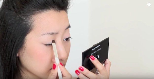 Asian Eyes | Eyeshadow Tutorials For All Makeup Junkies | Makeup Tips & Hack...