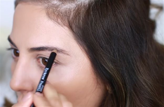 Apply Brow Pencil | Easy No Makeup Makeup Tutorial You Need For 2017...