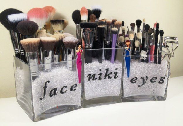Clear Makeup Brush Storage | 17 Makeup Storage Ideas You’ll Surely Love | Crea...