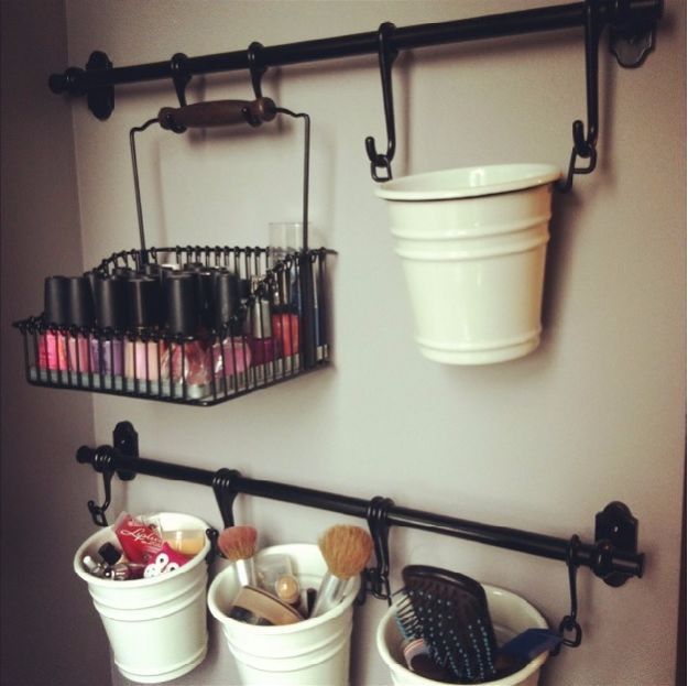 Towel Rod | Cool Makeup Organizers To Give Your Makeup A Proper Home...