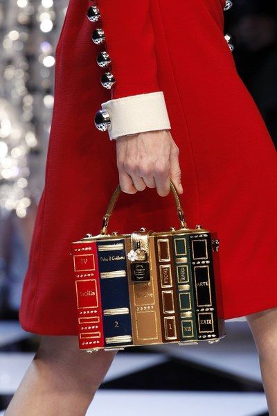 Dolce & Gabbana Fall 2016 Ready-to-Wear Fashion Show