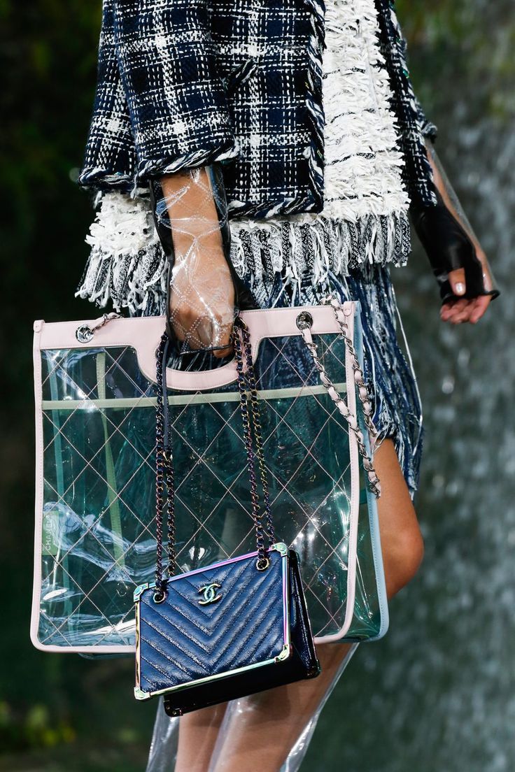 Chanel Spring 2018 Ready-to-wear Fashion Details...