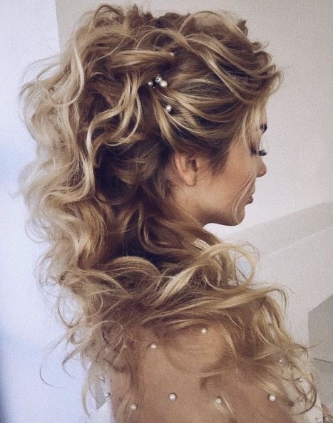 Featured Hairstyle: Lena Bogucharskaya; www.instagram.com/lenabogucharskaya; W...