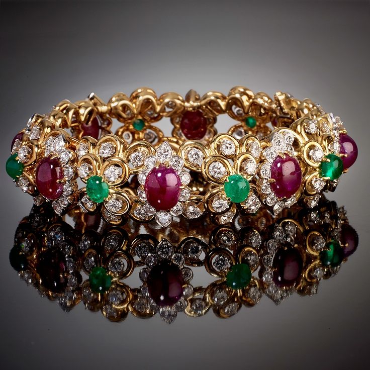 Bracelet set with rubies, emeralds and diamonds DAVID WEBB...