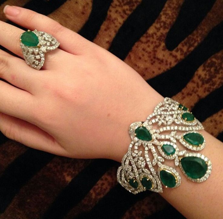 Lovely emerald set ~ Instagram...