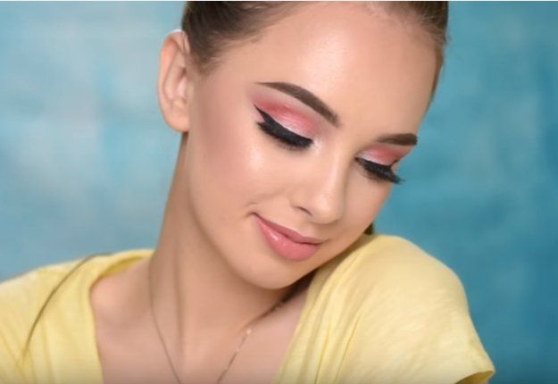 1. Pink Eyeshadow - Pretty Pink Eyeshadow Tutorials for Beginners | Makeup Tutor...