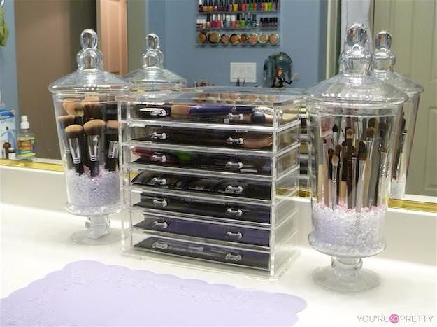 Clear Brush Holders | Cool Makeup Organizers To Give Your Makeup A Proper Home...