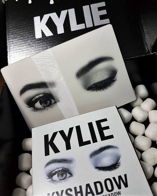Packaging | Kylie Cosmetics Kyshadow Palette Makeup Review | Is It Worth It?...