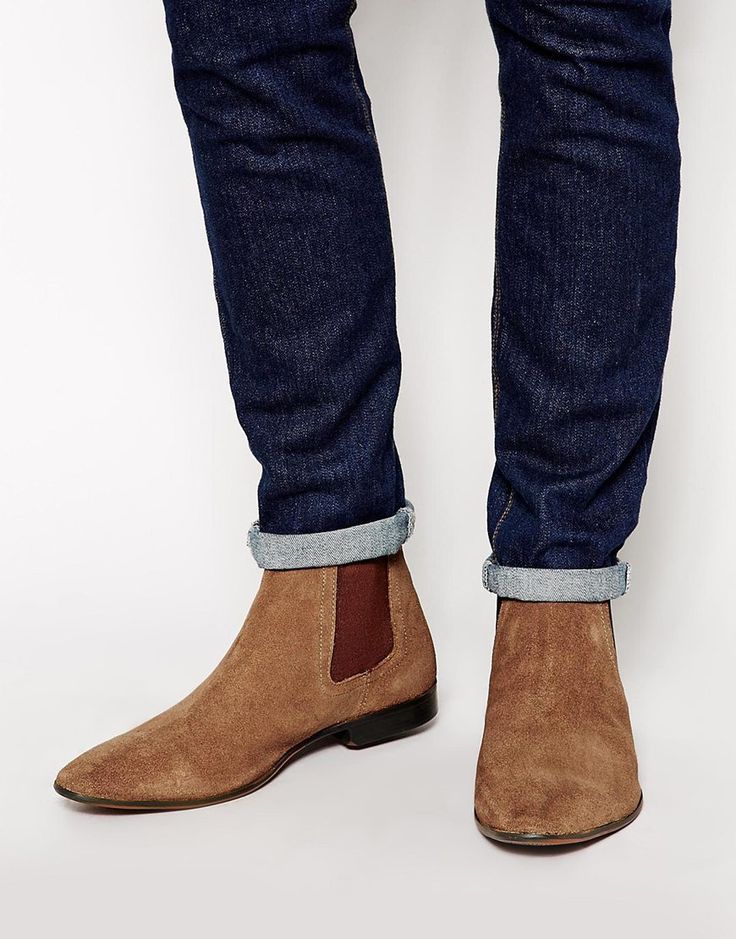 Chelsea Boots in Suede