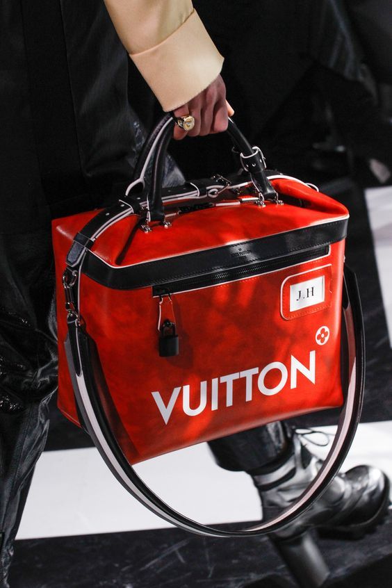Louis Vuitton Fashion Show details