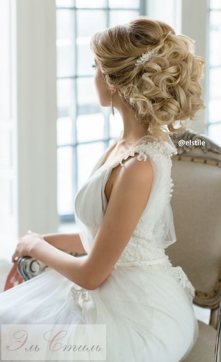 Featured Hairstyle: Elstile; www.elstile.ru; Wedding hairstyle idea.