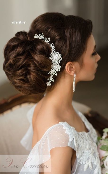 Featured Wedding Hairstyle: Elstile; www.elstile.ru; Wedding hairstyle idea.