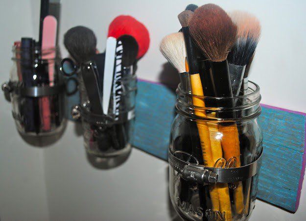 5. Mason Jar | Makeup Storage | DIY Makeup Organizer...