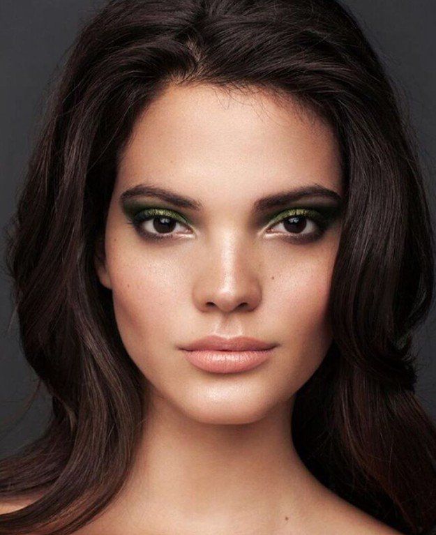 Emerald Queen | 20+ Homecoming Dance Makeup Ideas Guaranteed To Win You The Crow...