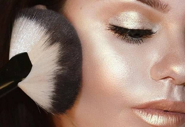 Full Face Highlighter Challenge Is On | Beauty Trends makeuptutorials.c...