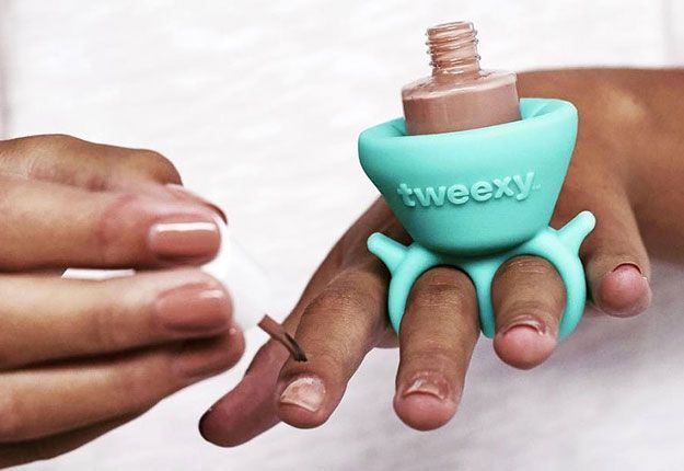 This Tool Makes Painting Your Nails 10x Easier | Must Have Beauty Products And F...