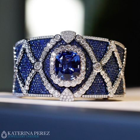 Masterpiece bracelet with an impressive sapphire and diamonds by Miseno
