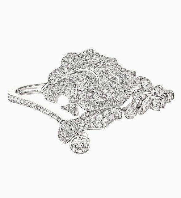 CHANEL. “Lion Protecteur” bracelet - white gold set with diamonds #Chanel #C...