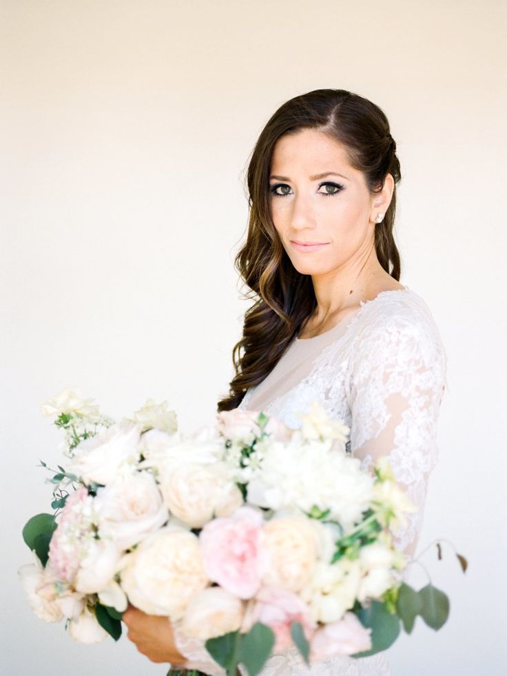 Featured Photographer: Anna Delores Photography; Wedding hairstyle idea.